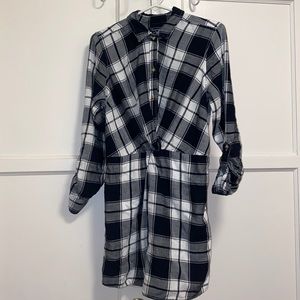 Abercrombie & Fitch Medium Black White Plaid Button Up Dress